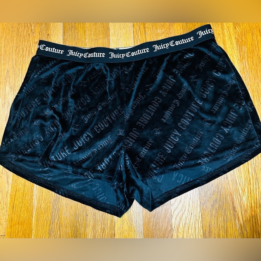 Juicy Couture Black Velour Logo Sleep Shorts – Size XL